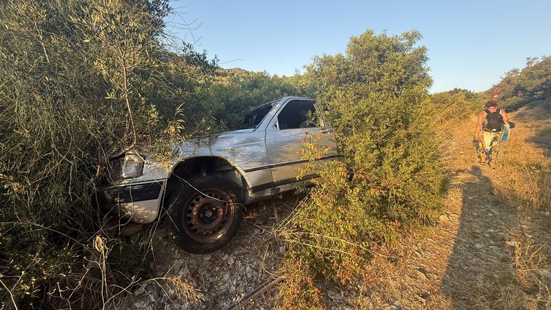 Silver car wreck – Hvar