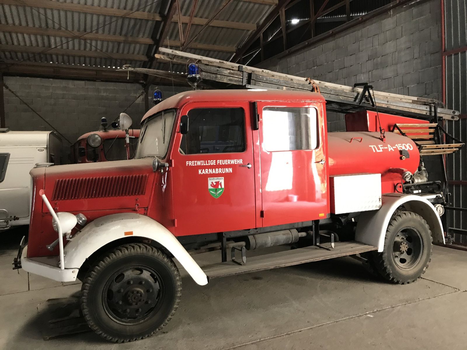 Vintage fire engine TLF-A 1500 – Hausleiten